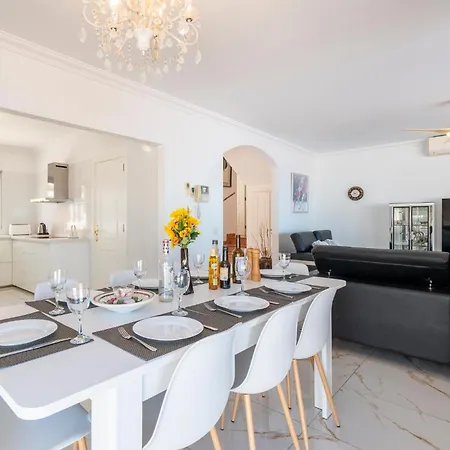 Romantica Lovely 4 Bedroom Private Heated Pool *