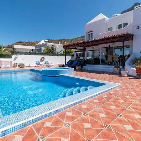Romantica Lovely 4 Bedroom Private Heated Pool Vila