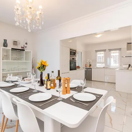 Vila Romantica Lovely 4 Bedroom Private Heated Pool