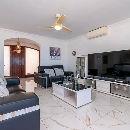 Vila Romantica Lovely 4 Bedroom Private Heated Pool Costa Adeje (Tenerife)