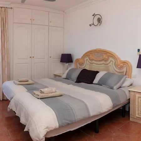 Romantica Lovely 4 Bedroom Private Heated Pool *