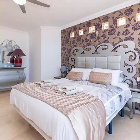 Romantica Lovely 4 Bedroom Private Heated Pool Vila