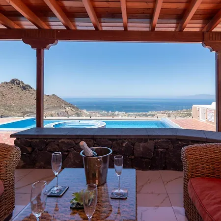 Vila Romantica Lovely 4 Bedroom Private Heated Pool Costa Adeje (Tenerife)
