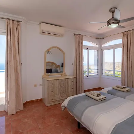 Vila Romantica Lovely 4 Bedroom Private Heated Pool