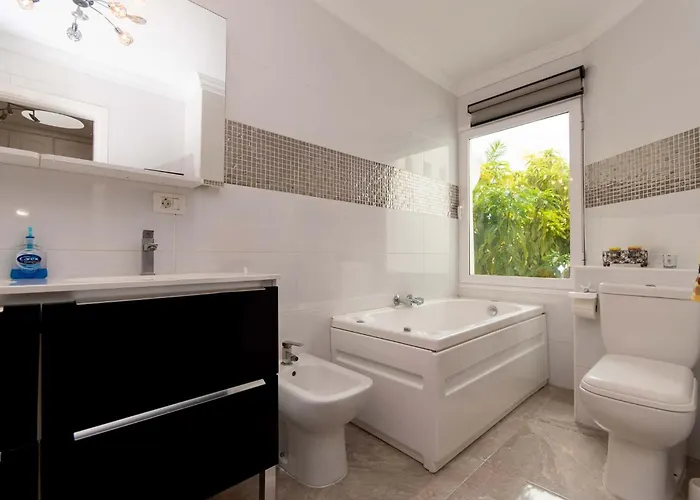 Romantica Lovely 4 Bedroom Private Heated Pool Willa