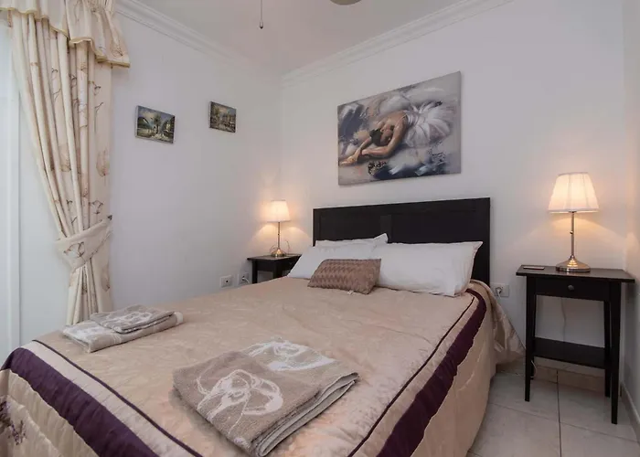 Willa Romantica Lovely 4 Bedroom Private Heated Pool